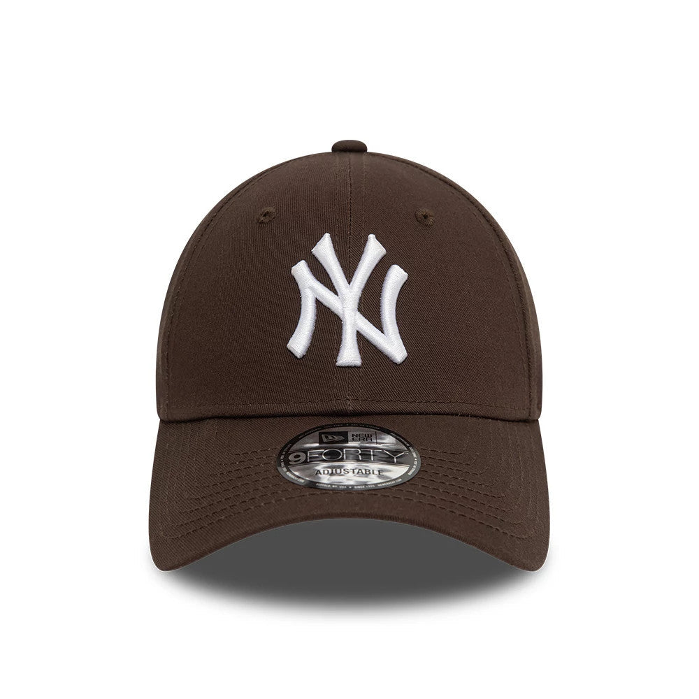 Cappello con Visiera New York Yankees League Essential 9FORTY Marrone 60471458