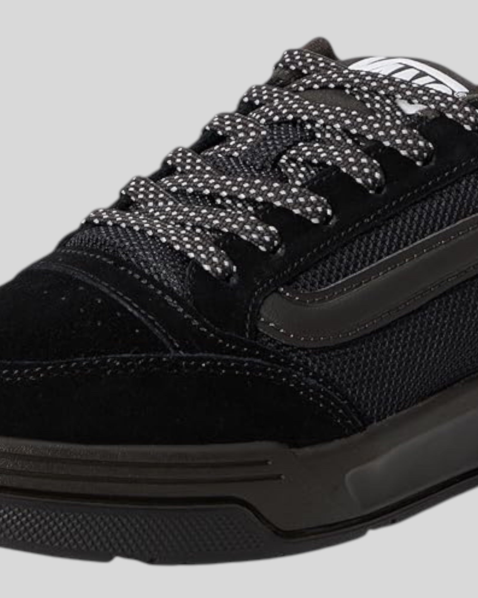 Sneakers In Camoscio e Tessuto Ballistic Nero Hylane VN000D8NBKA1 Vans