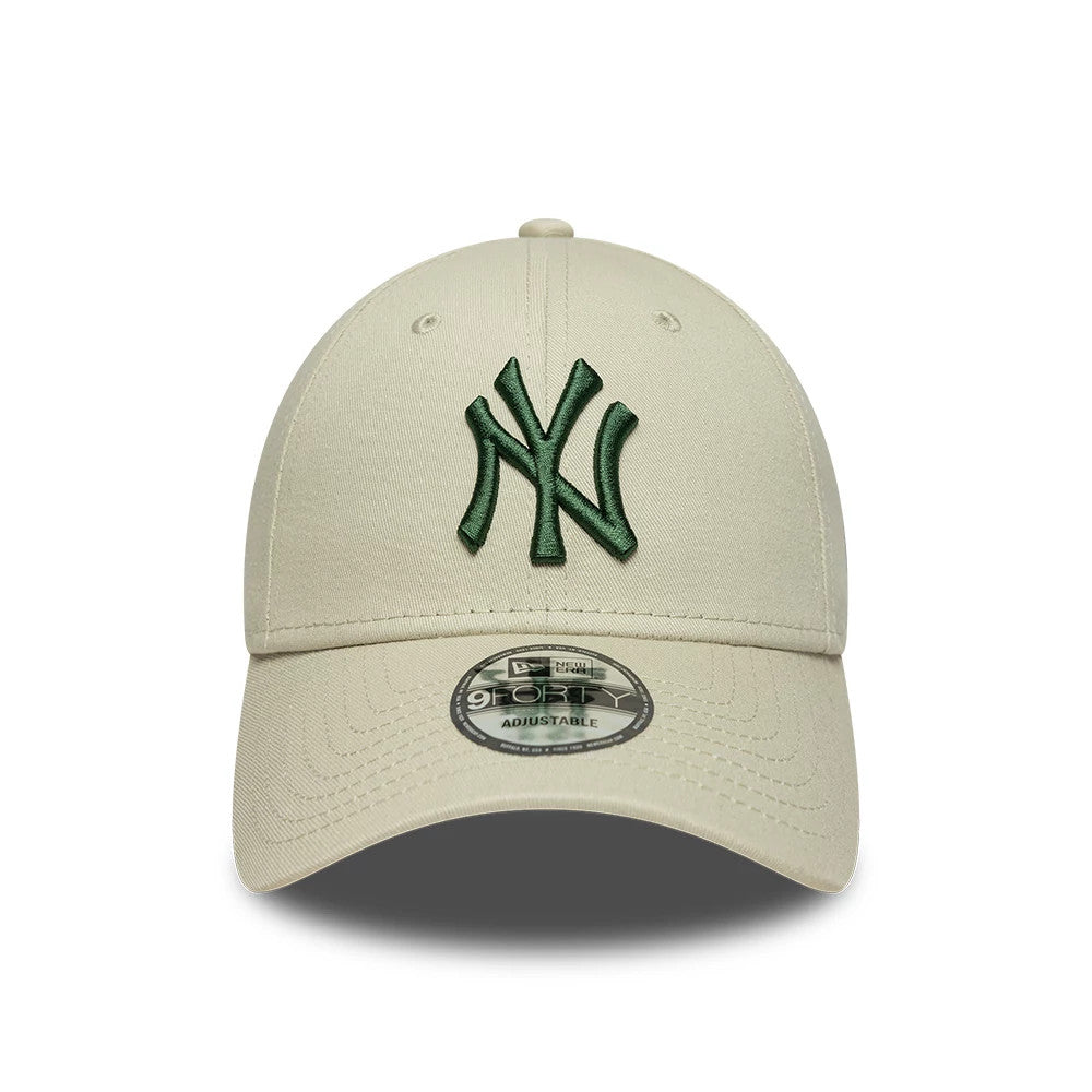 Cappello con Visiera New York Yankees MLB League Essential 9FORTY Crema 60915916
