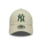 Cappello con Visiera New York Yankees MLB League Essential 9FORTY Crema 60915916