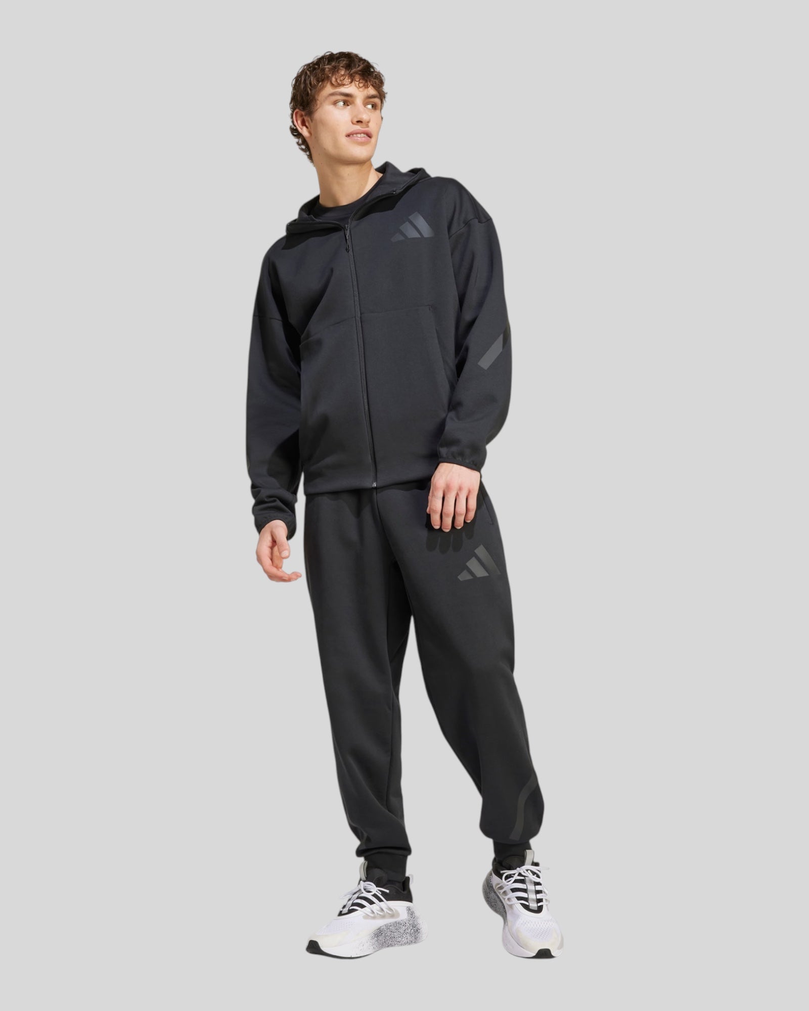 Felpa Con Cappuccio e Zip Track Jacket ZNE Nera JE7538 Adidas