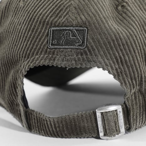 Cappello con Visiera New Era New York Yankees 9FORTY M-Crown Cord Verde Scuro 60915966